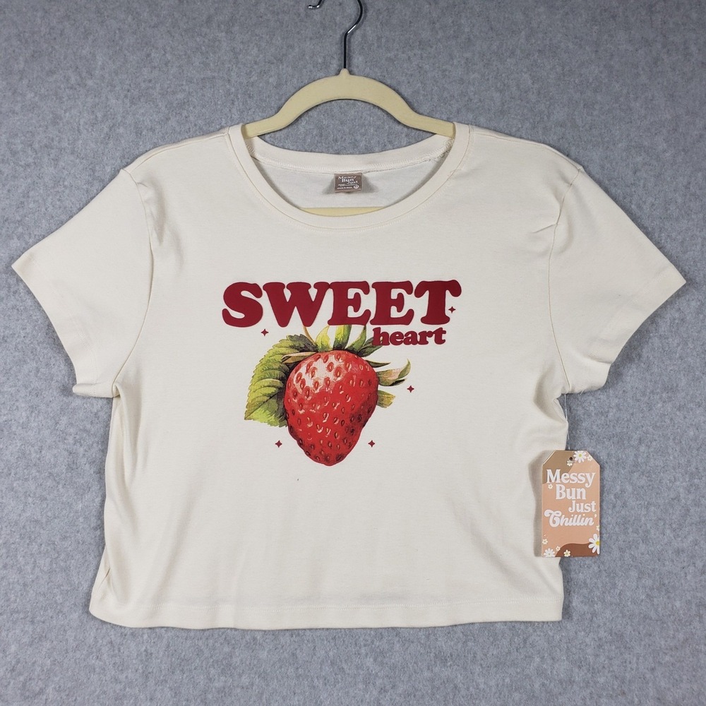 Messy Bun Just Chillin NWT Strawberry‎ Sweetheart Baby Tee Cropped Cream XL